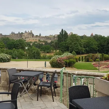 Carcassonne Guesthouse Готель типу 