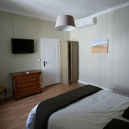 Carcassonne Guesthouse 3* Каркассонн