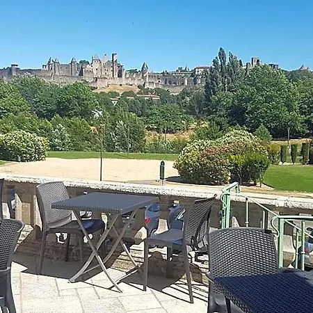 Carcassonne Guesthouse Nocleg ze śniadaniem 4*