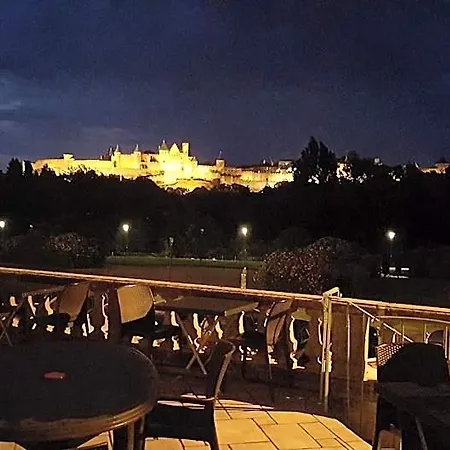 Nocleg ze śniadaniem Carcassonne Guesthouse 4*