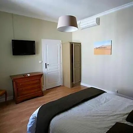 Carcassonne Guesthouse 4*