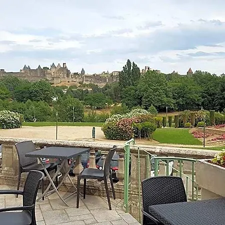 Carcassonne Guesthouse Nocleg ze śniadaniem 4*