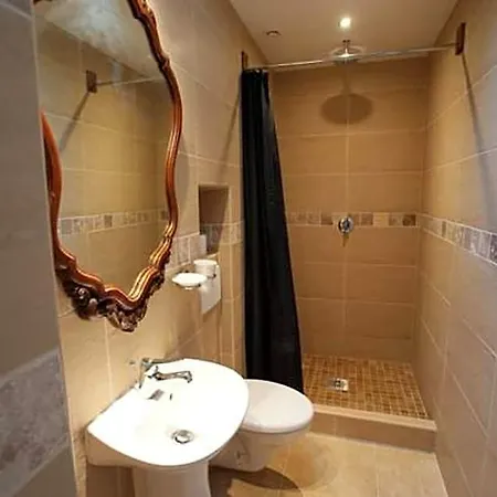 Carcassonne Guesthouse Nocleg ze śniadaniem