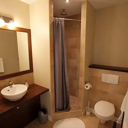 Carcassonne Guesthouse Nocleg ze śniadaniem