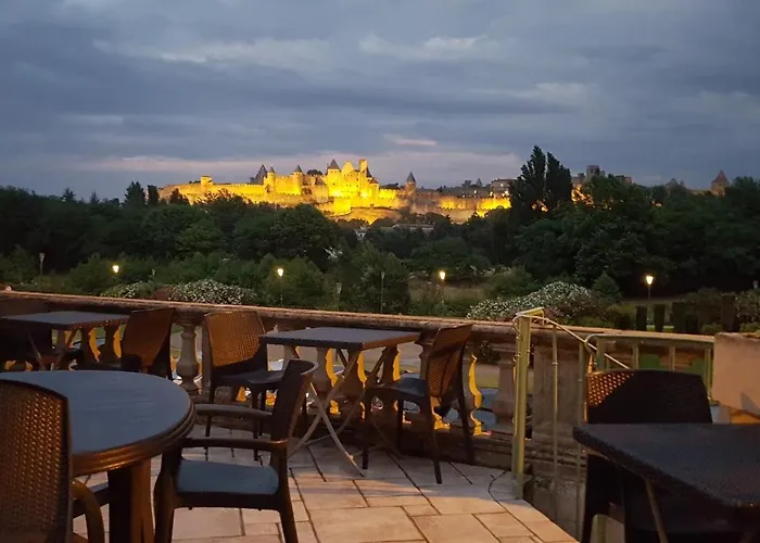 Carcassonne Guesthouse Oda ve Kahvaltı