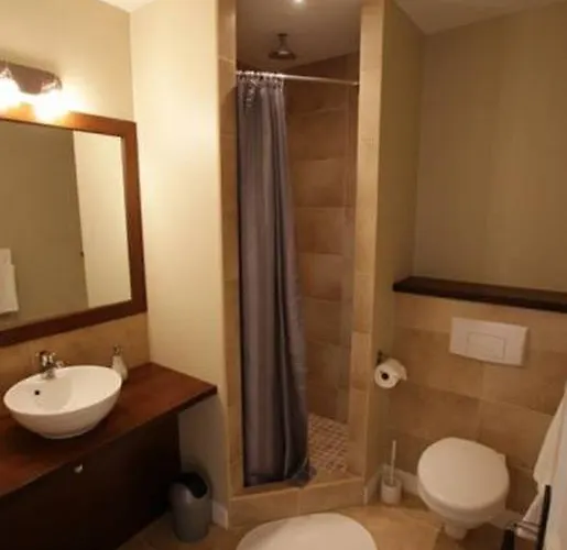 Carcassonne Guesthouse Bed & Breakfast 4*